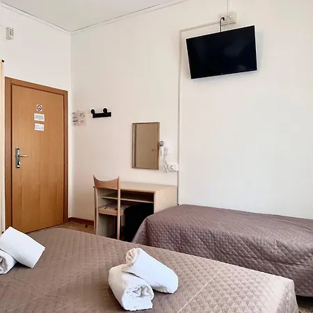 Edera Hotel *